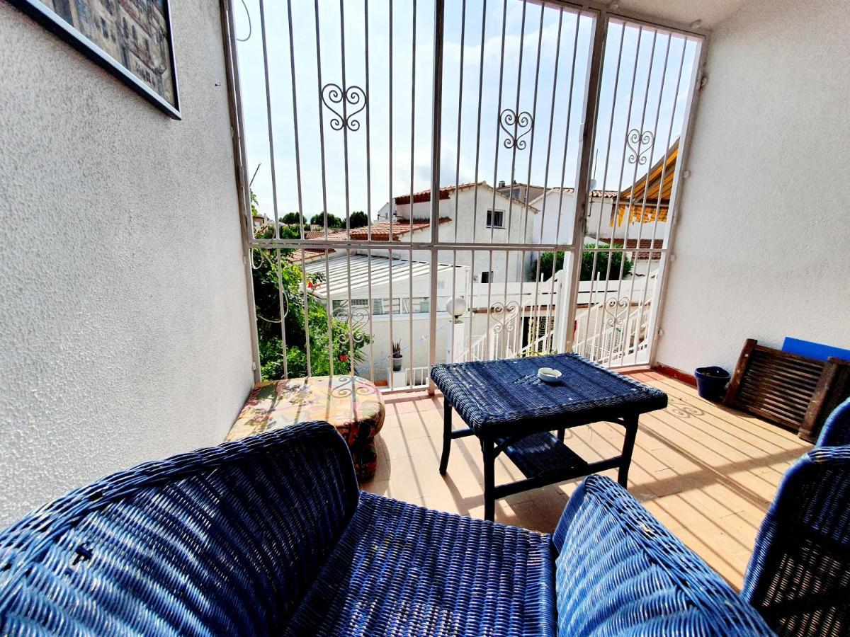 Bonita casa con terraza y patio Empuriabrava Esterno foto